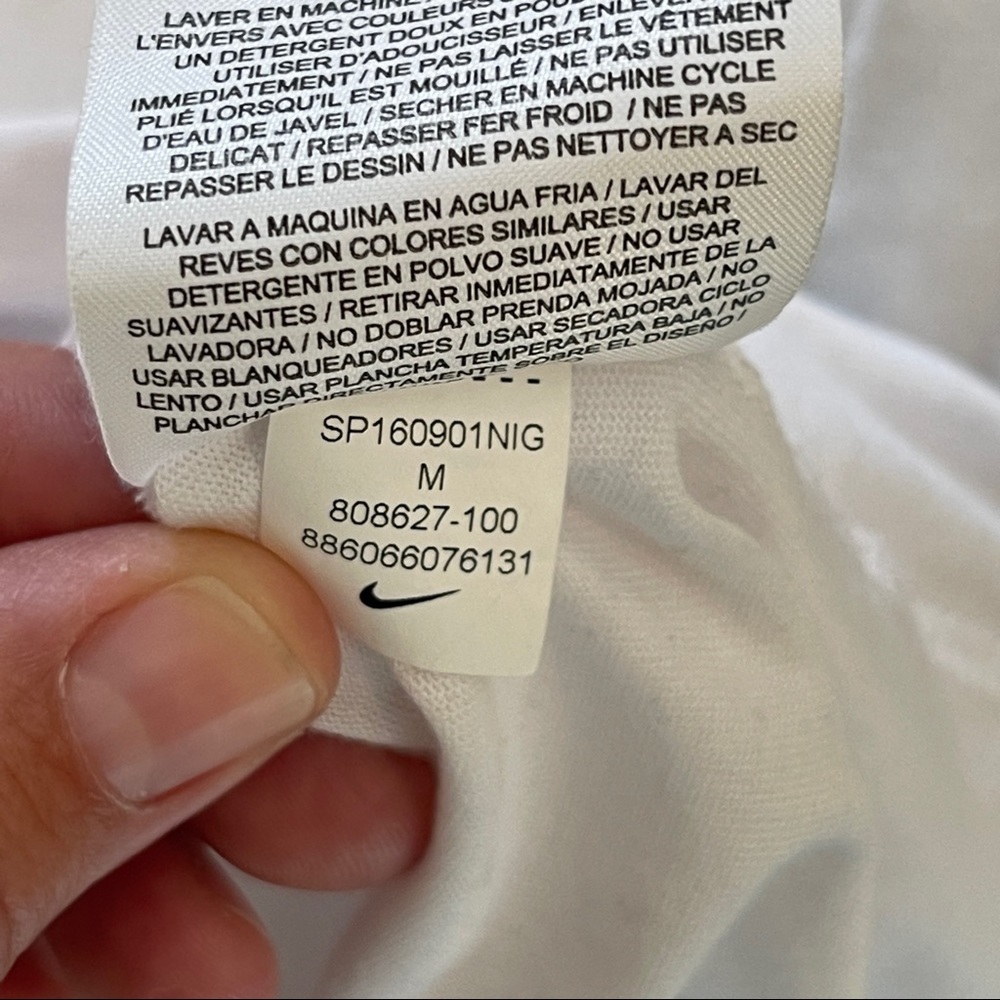 Nike Kyrie Irving 2 DRI-FIT Easter Basketball T-Shirt 808627-100 - Size Med - Picture 3 of 7
